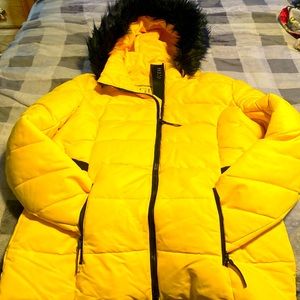 Brand new size large guess winter coat😇you can always make an offer